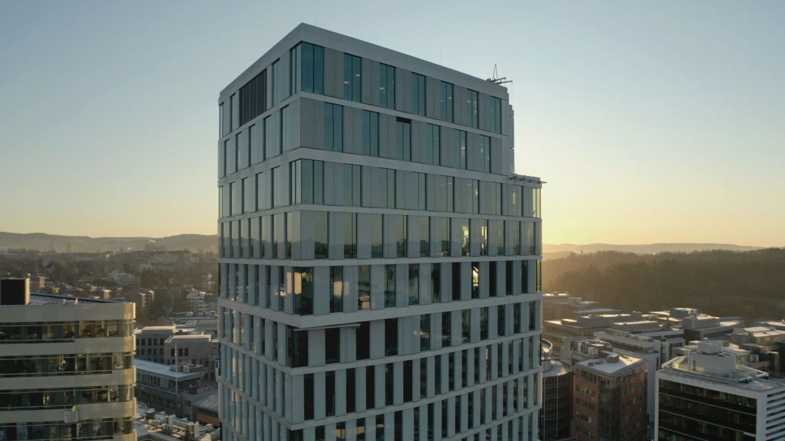 orklahouse_3_red2_-aspect-ratio-16-9-2
